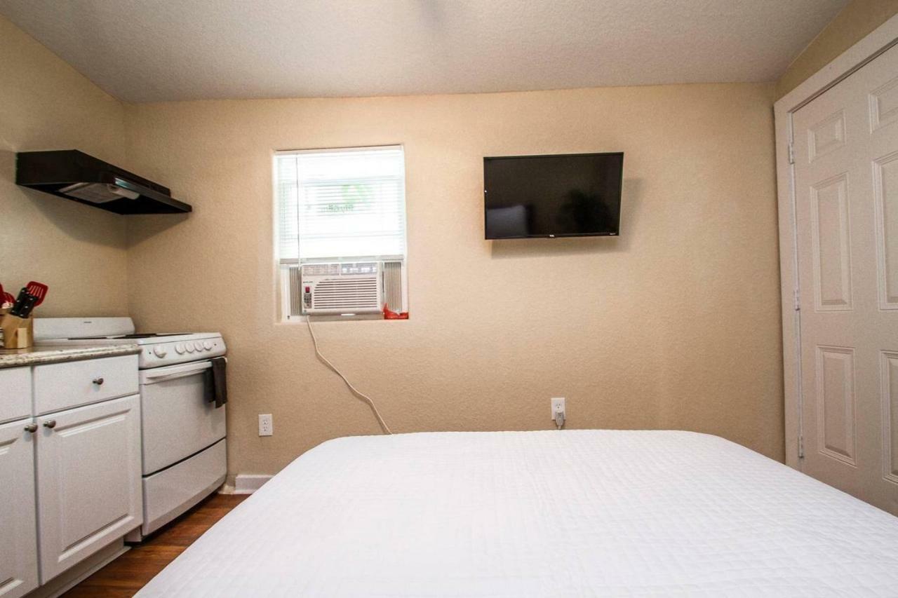 Remodeled Studio Near Downtown Apartment San Antonio Exterior photo